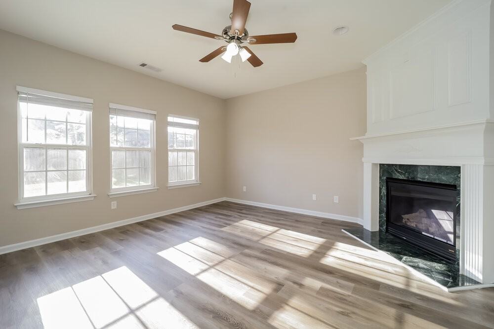 7759 Parkside Dr - Photo 4 of 17