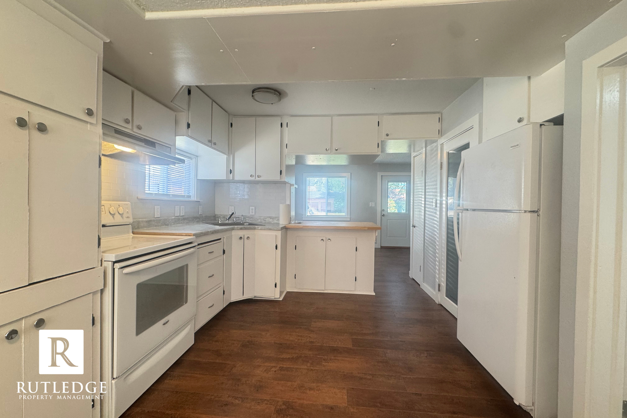 745 Dakota Ave - Photo 3 of 16