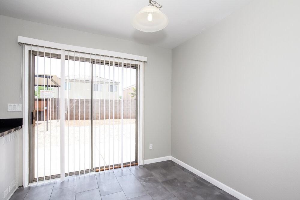 12417 W Larkspur Rd - Photo 5 of 15