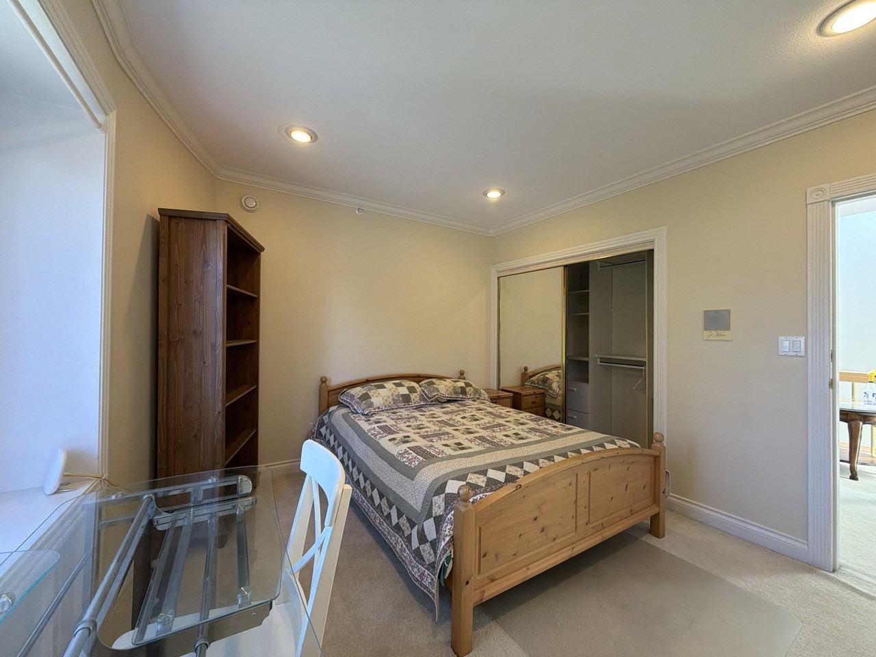 Valley Dr & W 20th Ave #Room - Photo 3 of 9