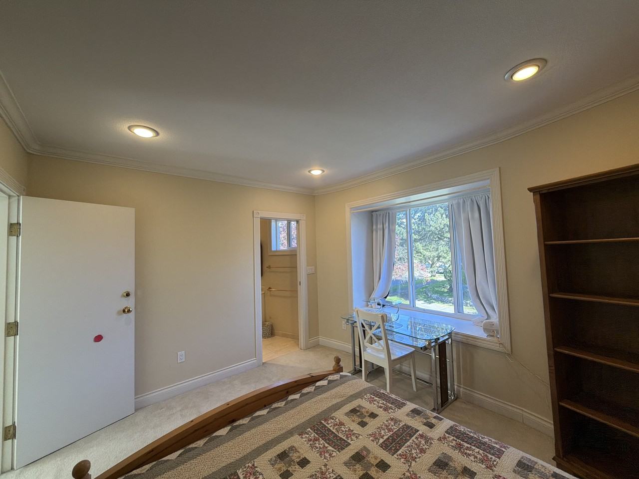 Valley Dr & W 20th Ave #Room - Photo 4 of 9