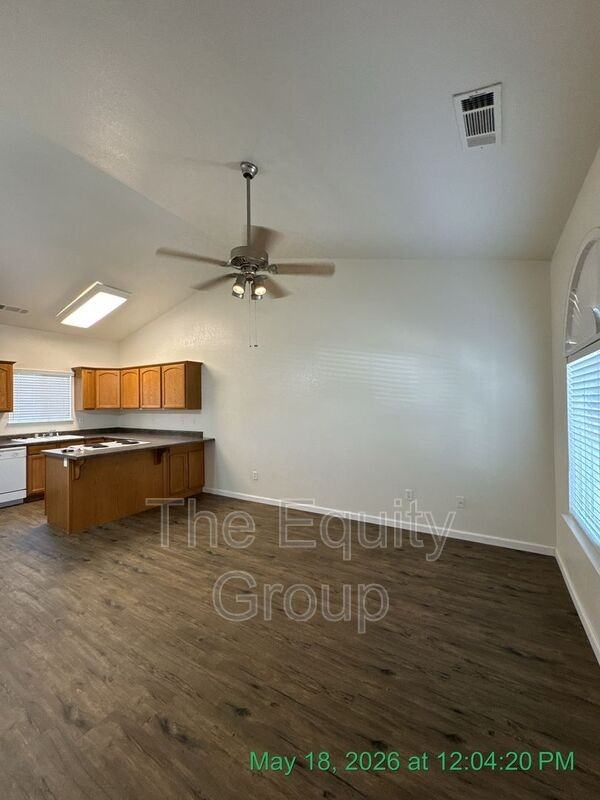 1323 S Crowe St #D - Photo 3 of 23