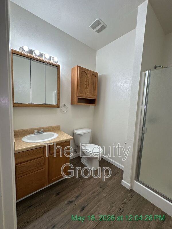 1323 S Crowe St #D - Photo 5 of 23