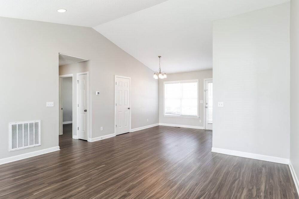 105 Birch Ct - Photo 4 of 16