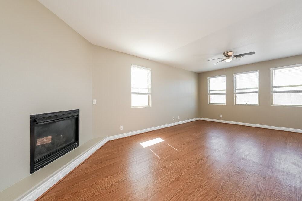 1071 Willjay Ln - Photo 4 of 17