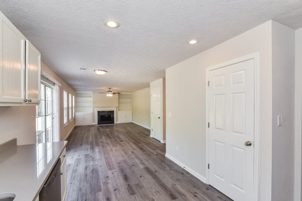 626 Stonecrest Dr - Photo 4 of 17