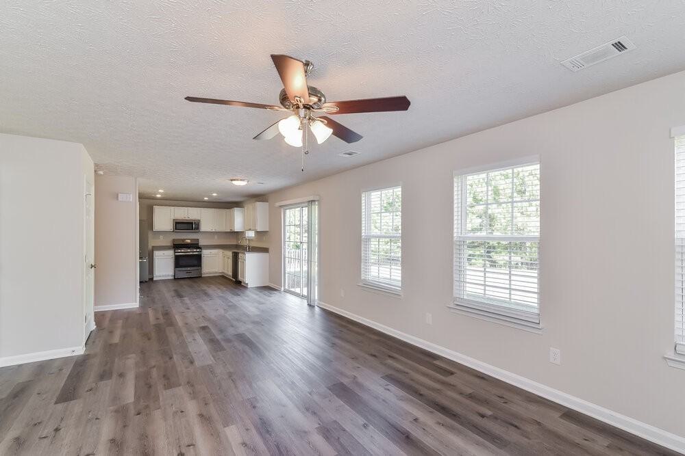 626 Stonecrest Dr - Photo 6 of 17