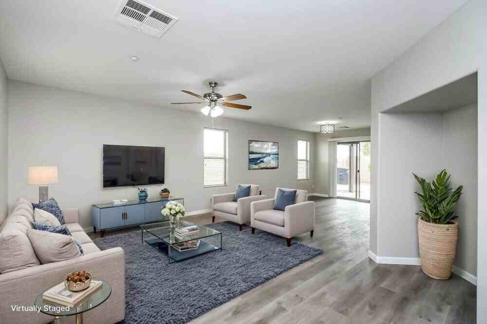 2707 E Bart St - Photo 5 of 20