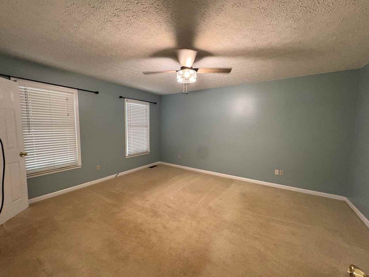 420 W Windsor Cir - Photo 7 of 14