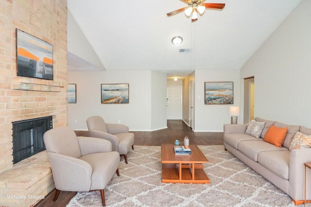 15826 Beechnut St - Photo 4 of 19