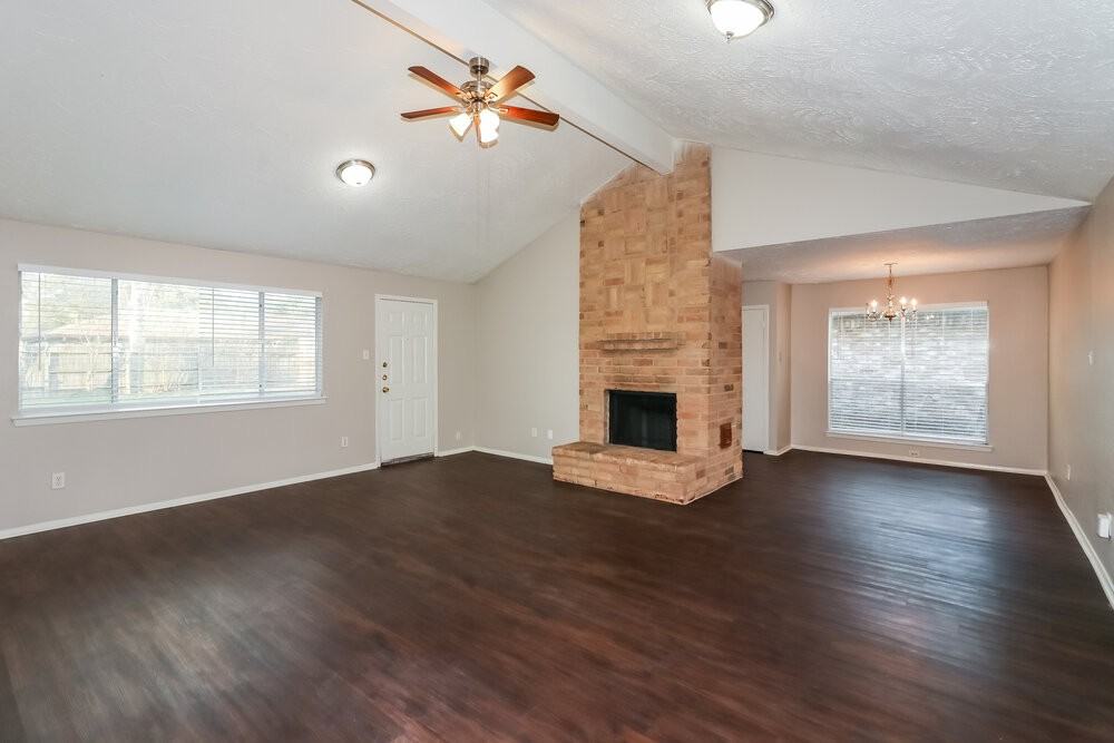 15826 Beechnut St - Photo 6 of 19