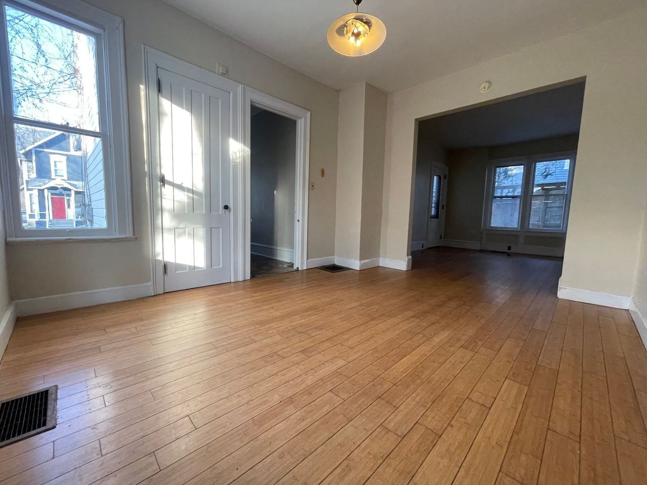 55 Lincoln Ave - Photo 6 of 21