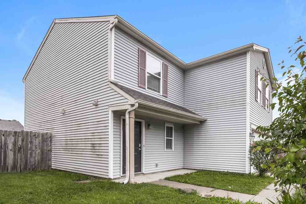 2371 Summerwood Ln - Photo 4 of 17