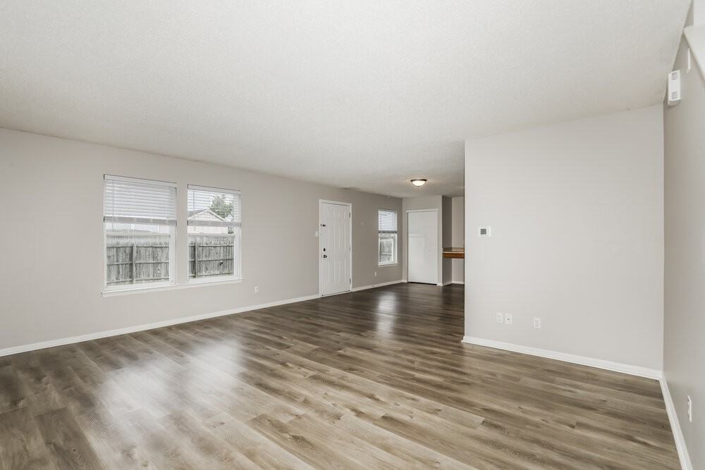 2371 Summerwood Ln - Photo 5 of 17