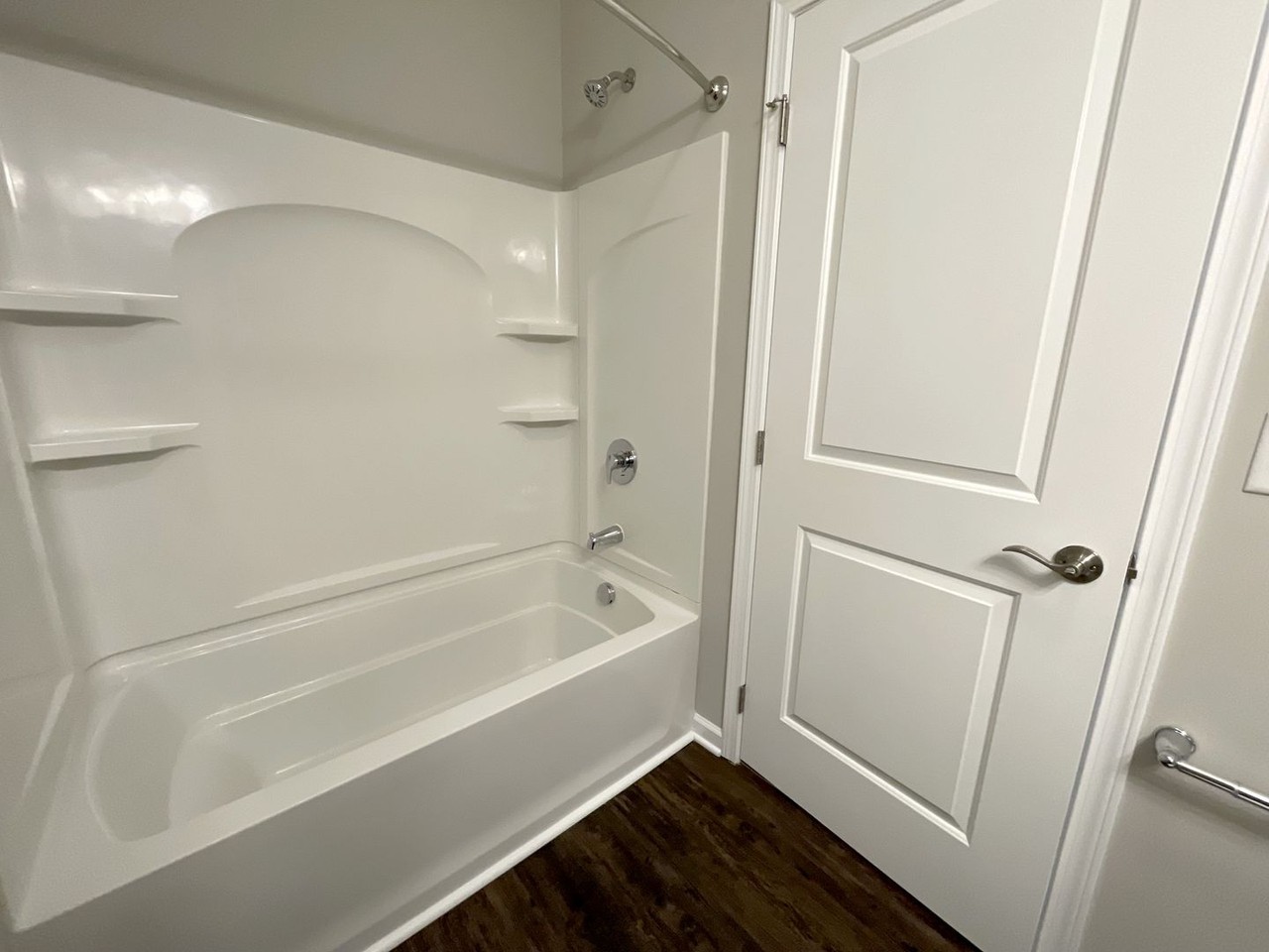 Walnut Grove Apartments - Photo 5 of 14