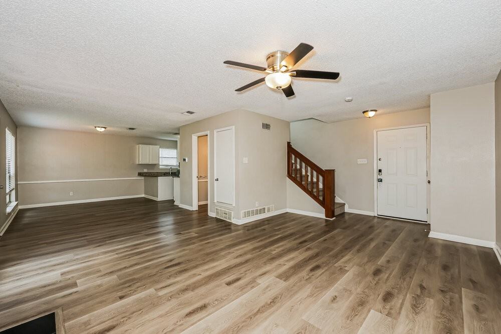 1804 Lincolnshire Way - Photo 5 of 17