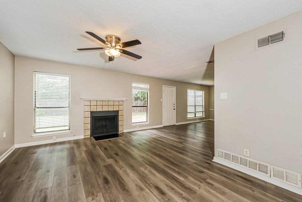 1804 Lincolnshire Way - Photo 6 of 17