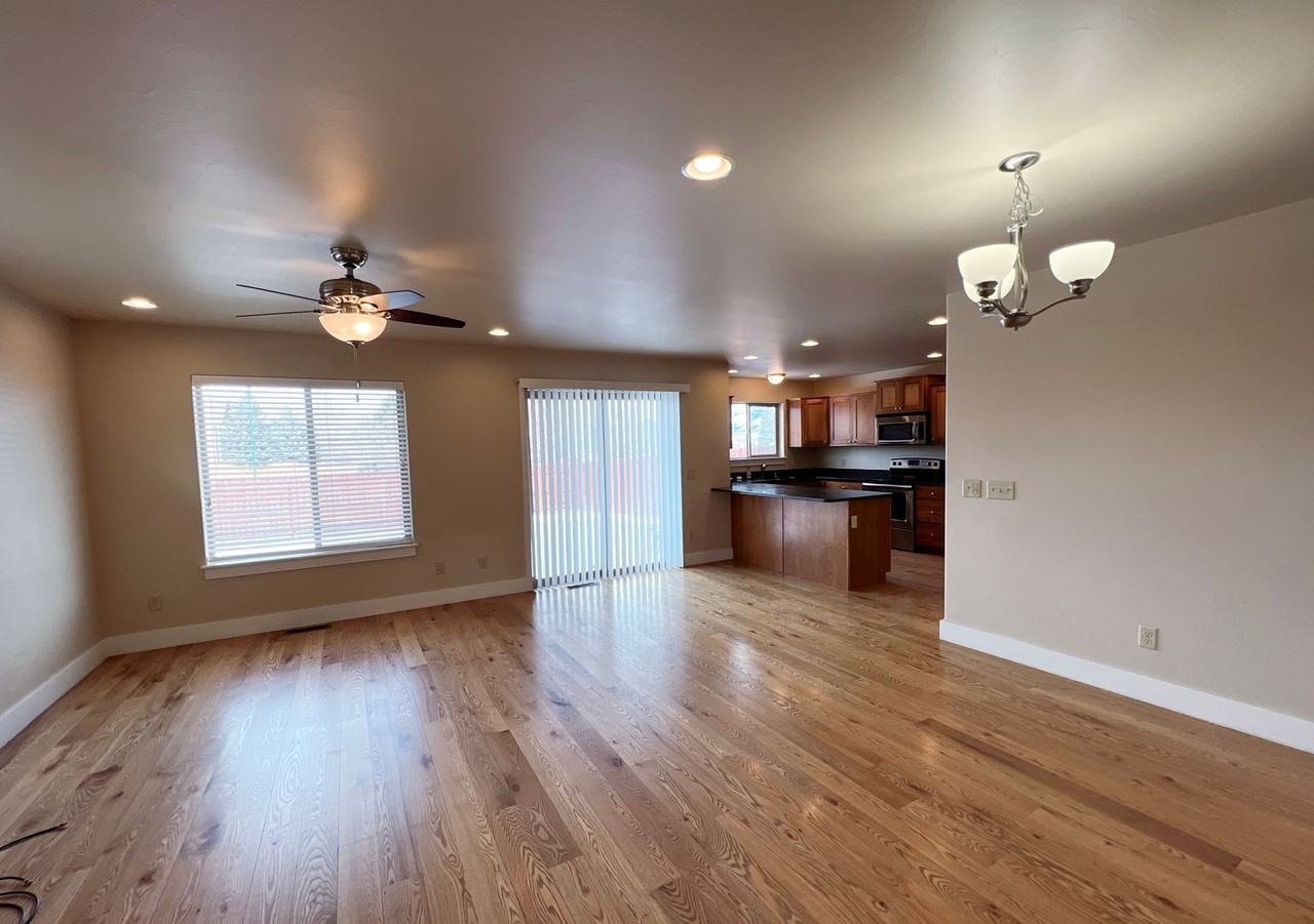2777 Hedgerow Ct - Photo 3 of 13