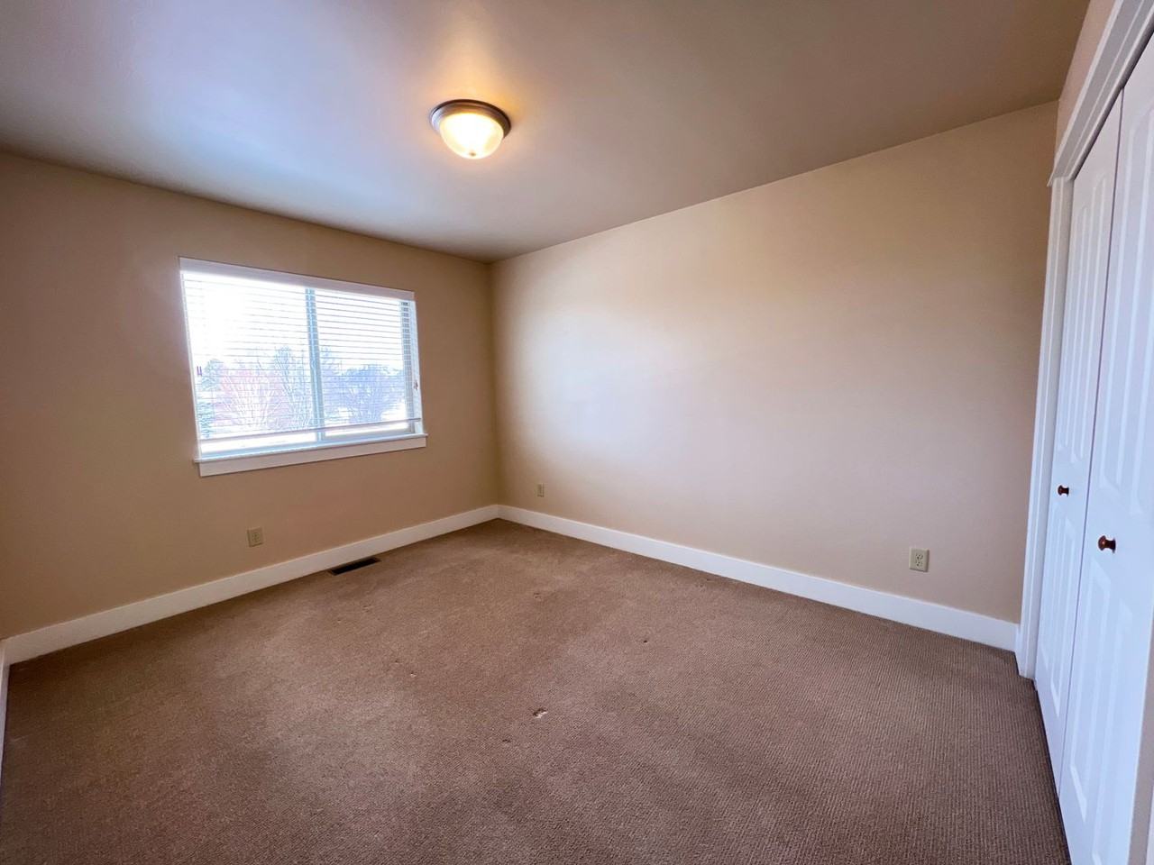 2777 Hedgerow Ct - Photo 5 of 13