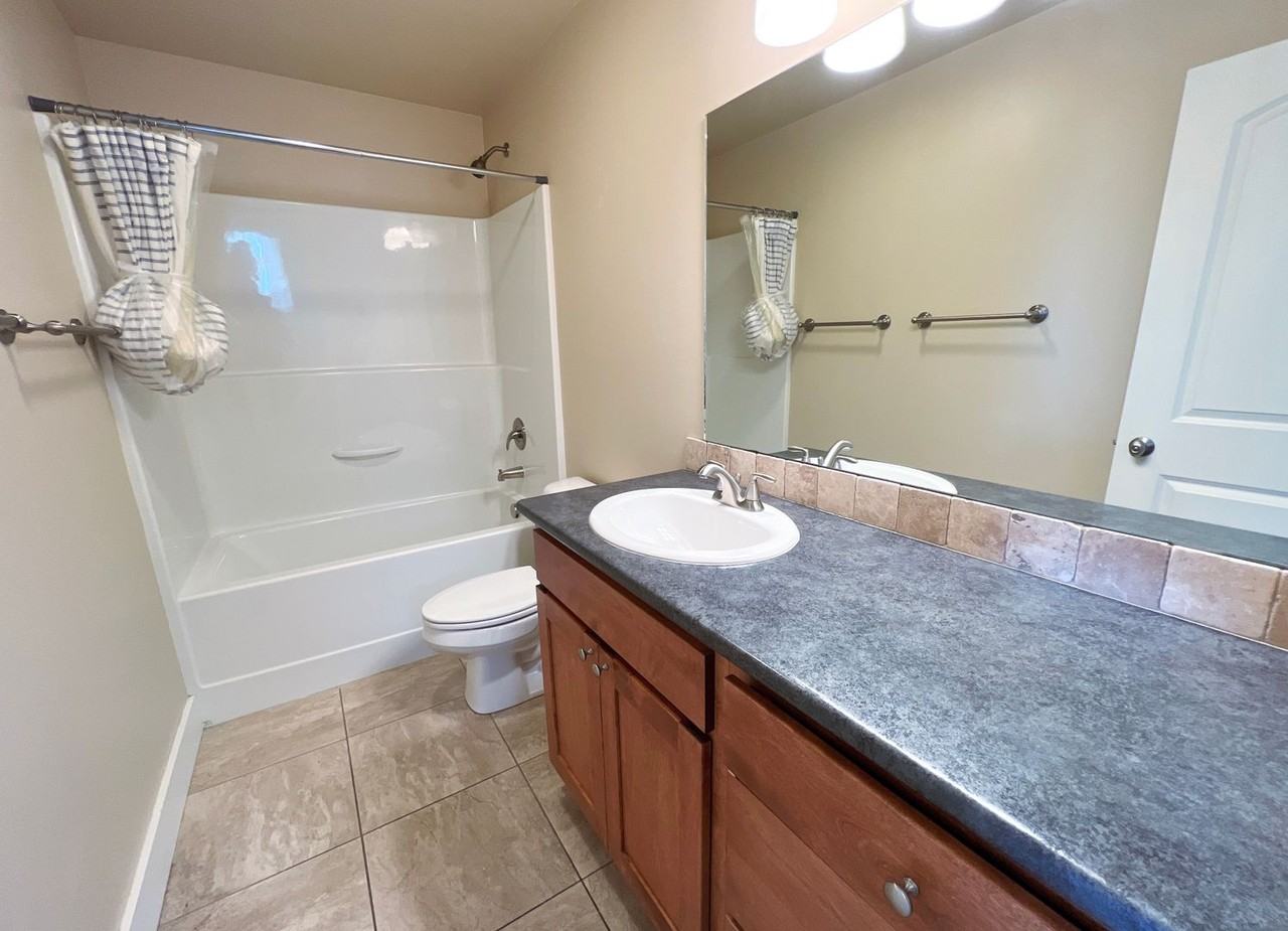 2777 Hedgerow Ct - Photo 7 of 13