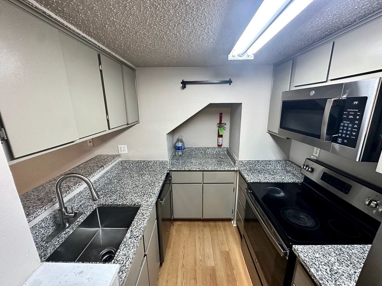 2510 San Gabriel St - Photo 3 of 16