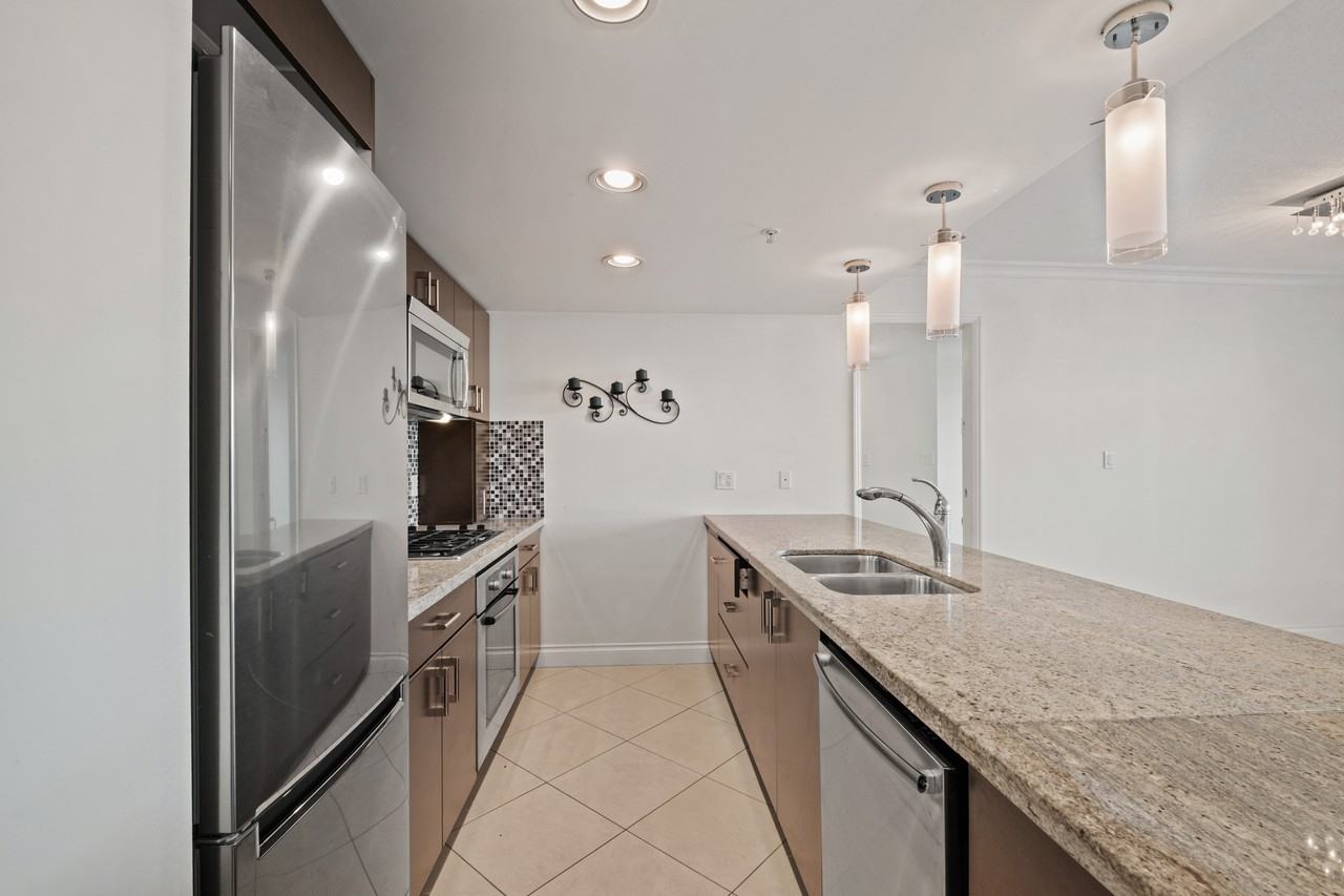 133 Esplanade East #509 - Photo 6 of 22