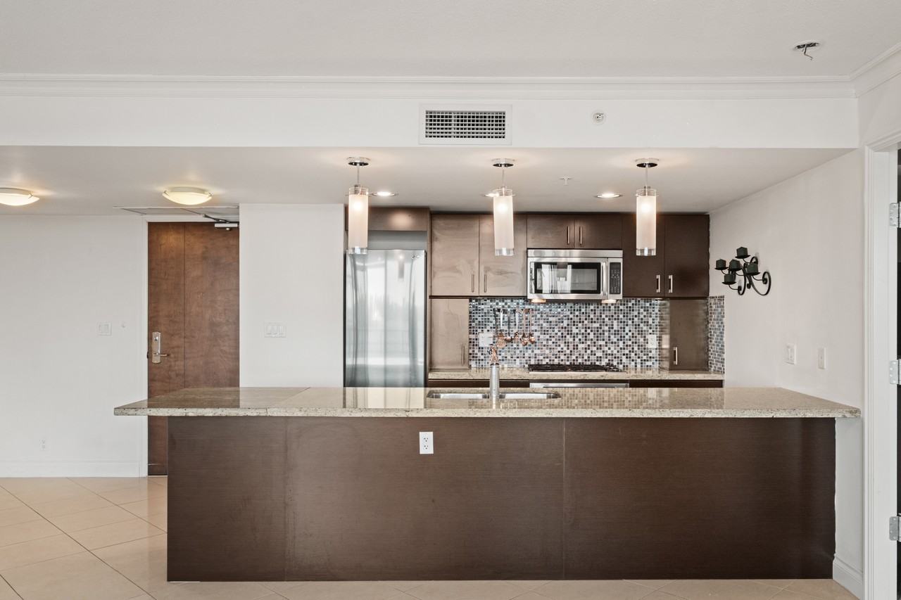 133 Esplanade East #509 - Photo 7 of 22