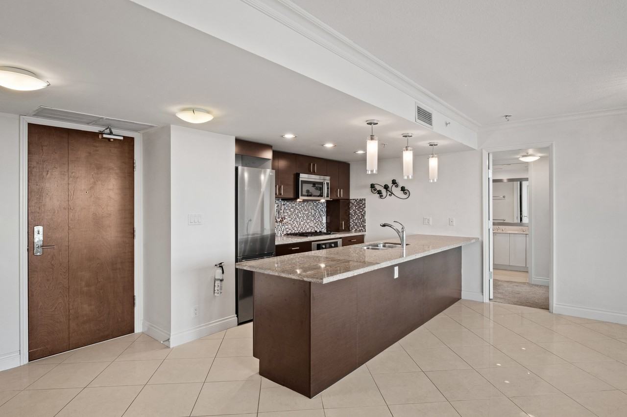 133 Esplanade East #509 - Photo 5 of 22