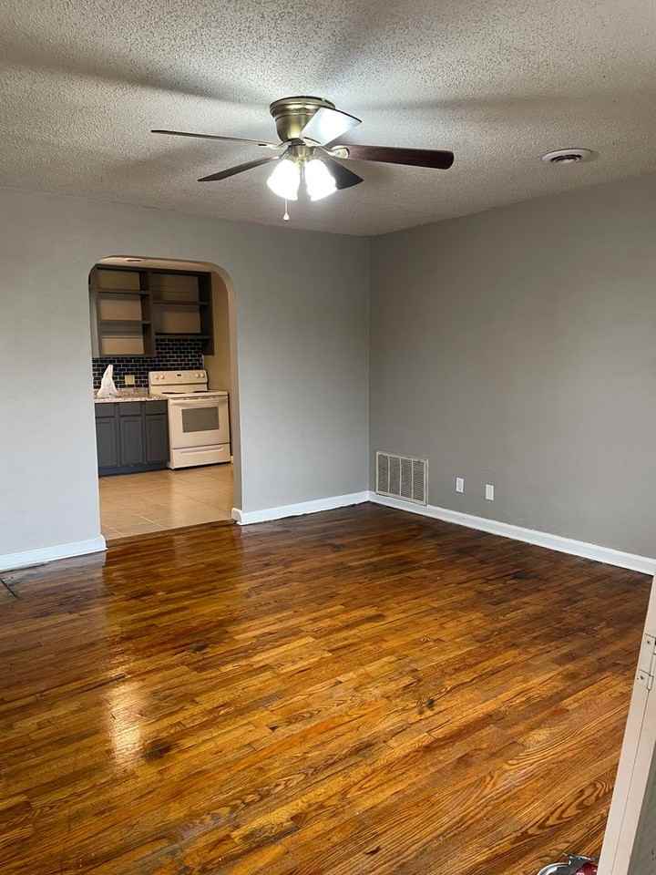 1139 S New Ave - Photo 2 of 6