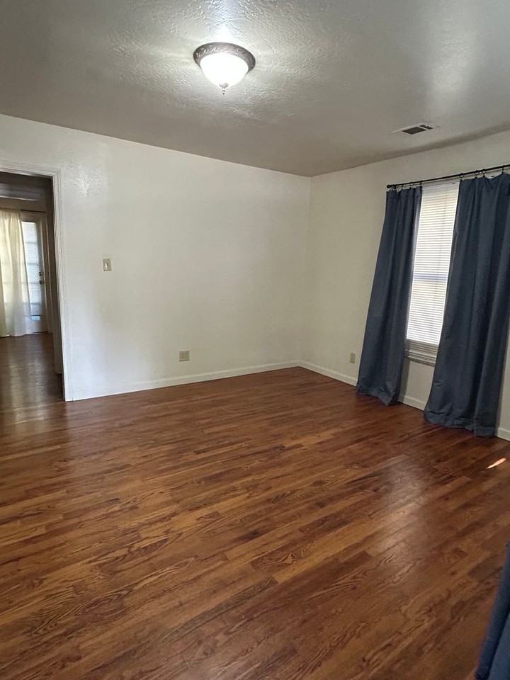 1515 Citrus Ave - Photo 2 of 13
