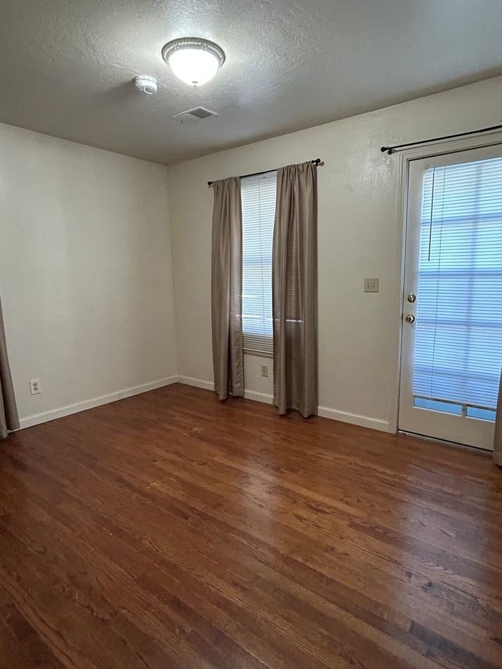 1515 Citrus Ave - Photo 3 of 13