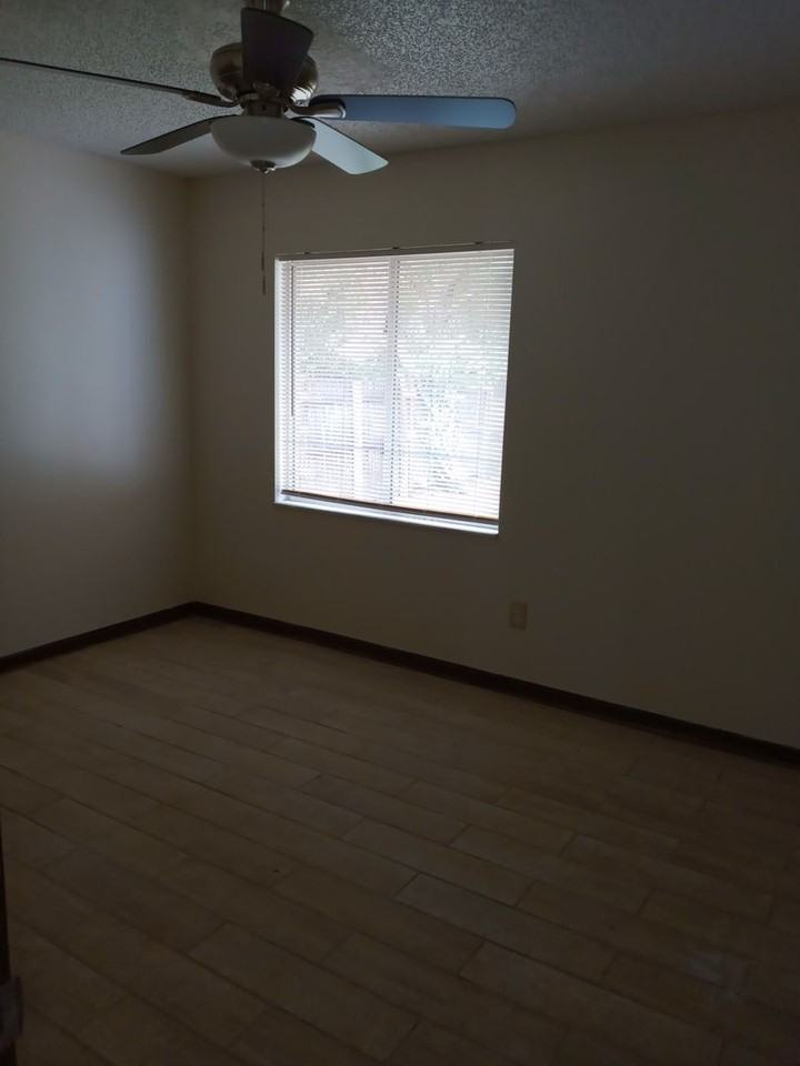 2708 Adela Ave - Photo 3 of 7