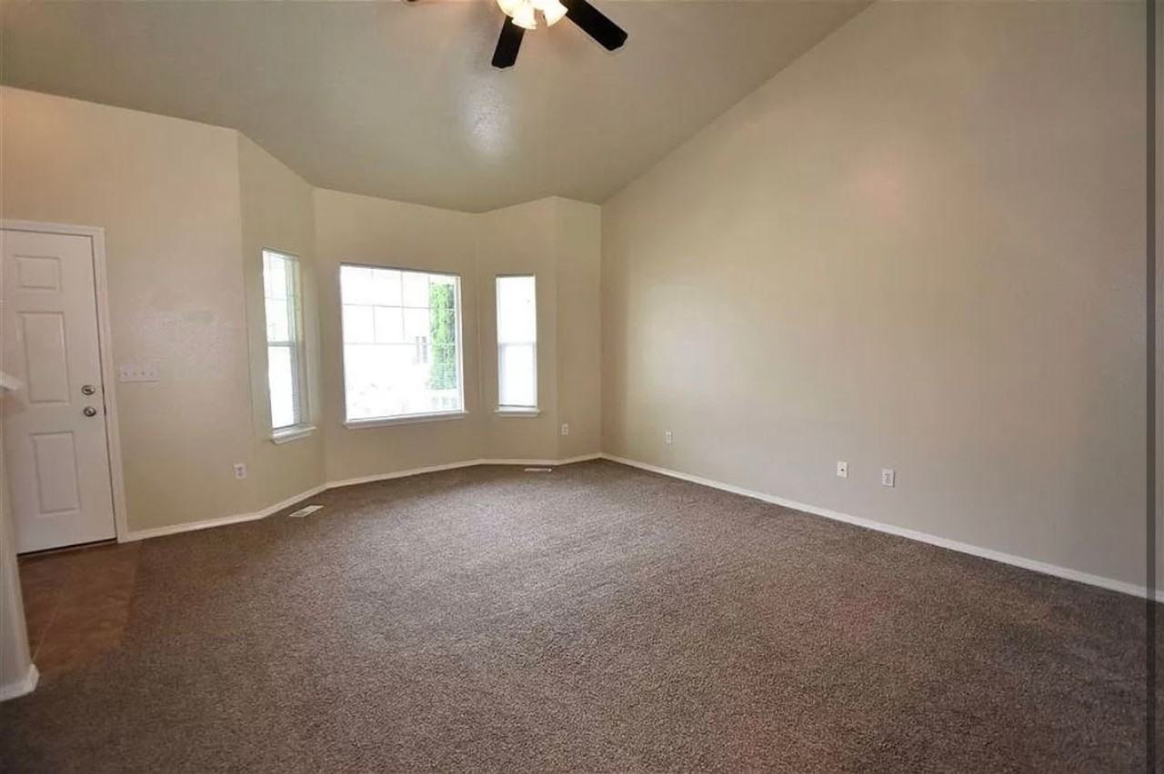 3341 N Maplestone Ave - Photo 3 of 24