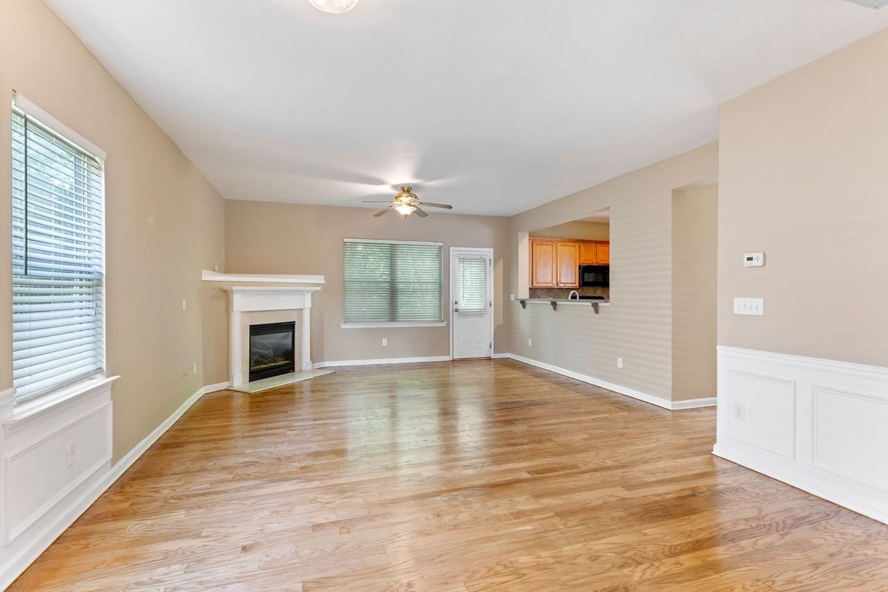 924 Silver Lake Dr - Photo 3 of 30