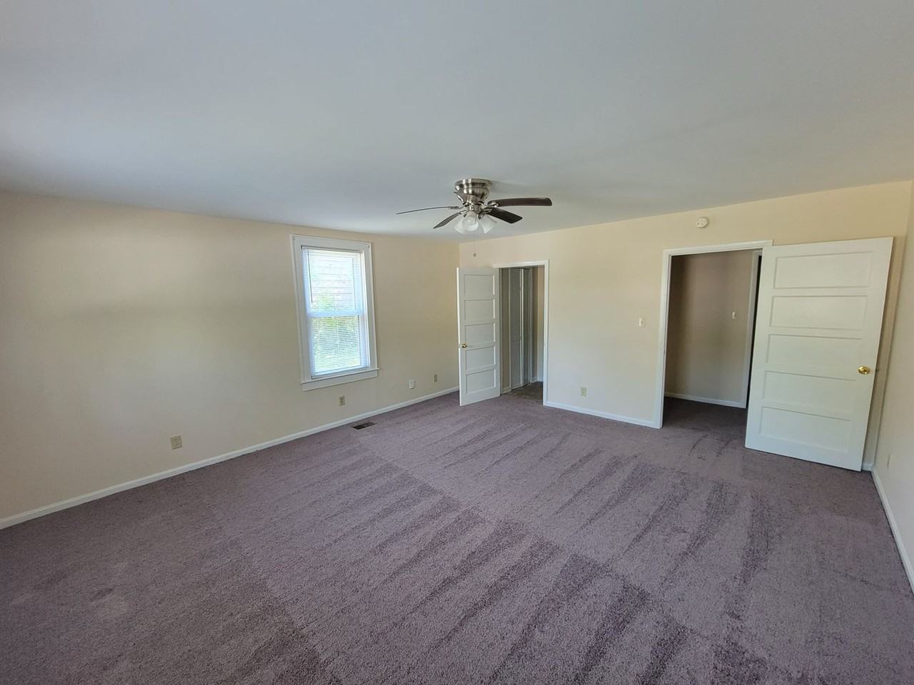 1717 Grove St - Photo 3 of 12