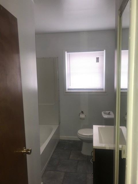 22030 Cushing Ave - Photo 2 of 9