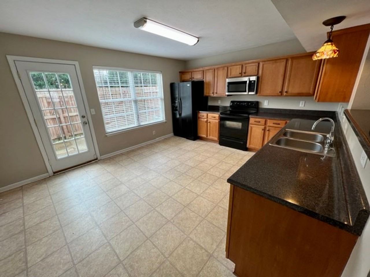 417 Shoshone Pl - Photo 5 of 19