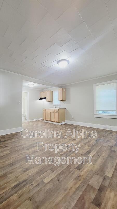 1029 Caldwell St - Photo 4 of 10