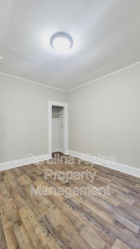 1029 Caldwell St - Photo 7 of 10