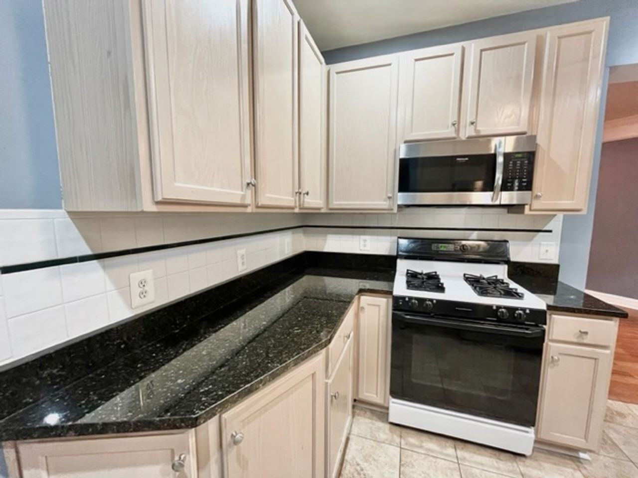 11318 Westbrook Mill Ln #103 - Photo 7 of 29