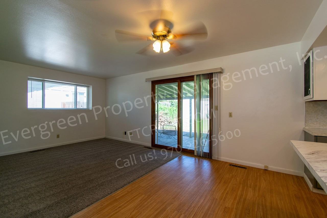 2420 Poplar Dr - Photo 4 of 34