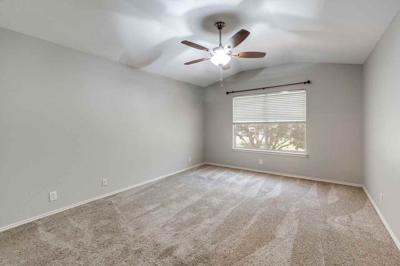 8903 Gill Brg - Photo 4 of 12