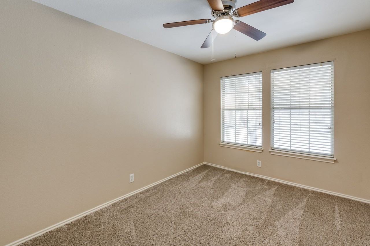 8903 Gill Brg - Photo 6 of 12