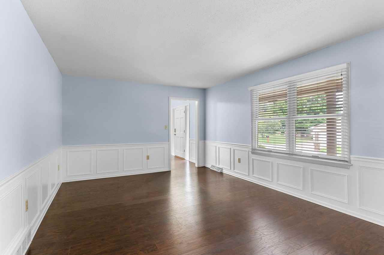 2036 Cambridge St - Photo 4 of 33