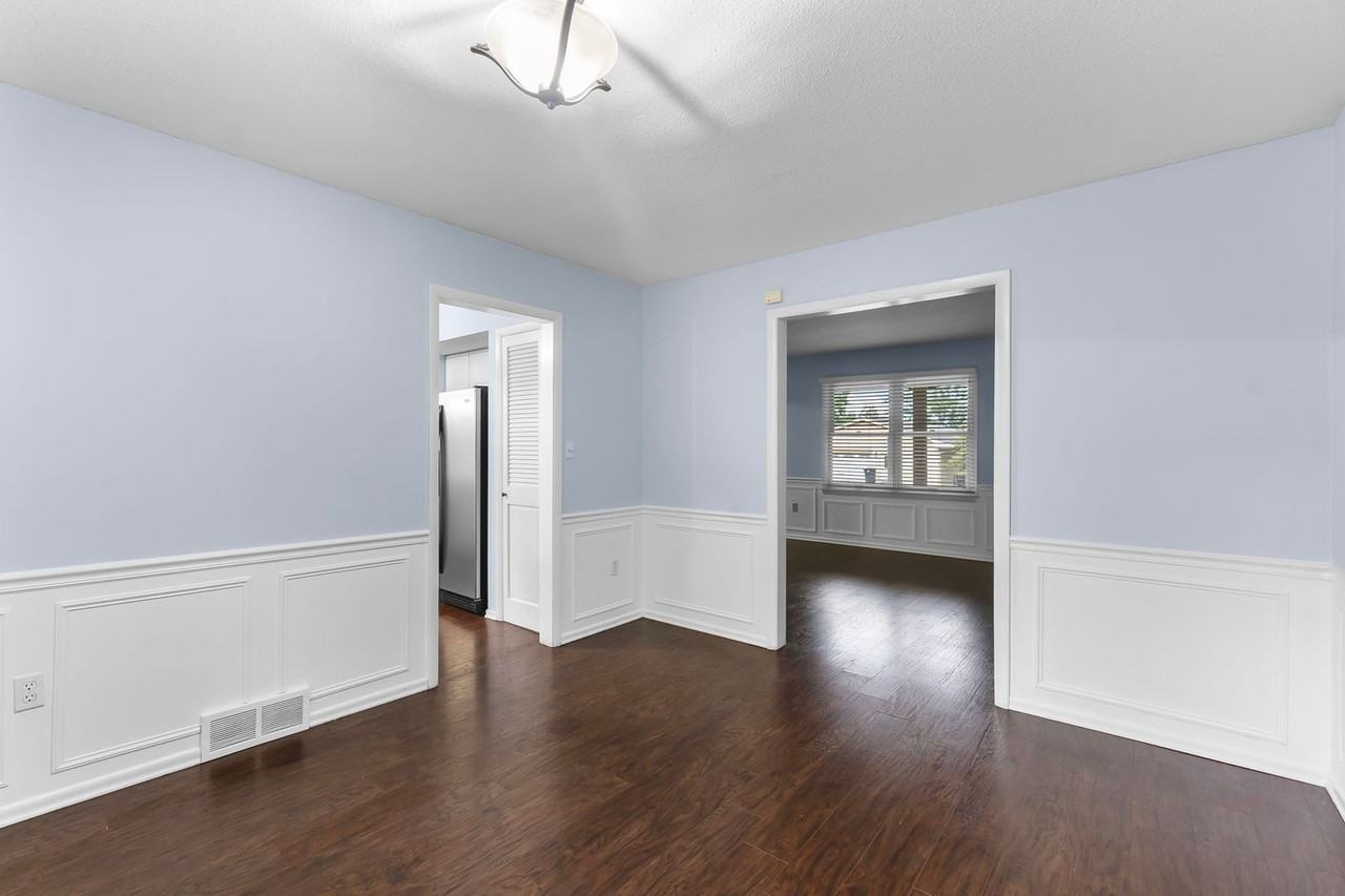 2036 Cambridge St - Photo 6 of 33
