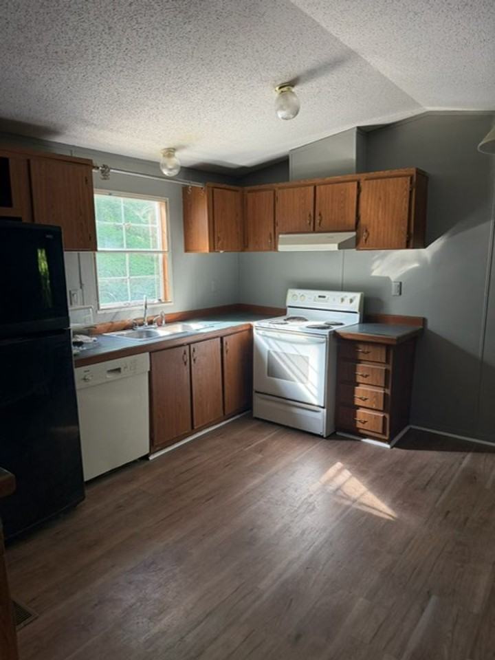 4618 Lombardy Ct - Photo 2 of 11