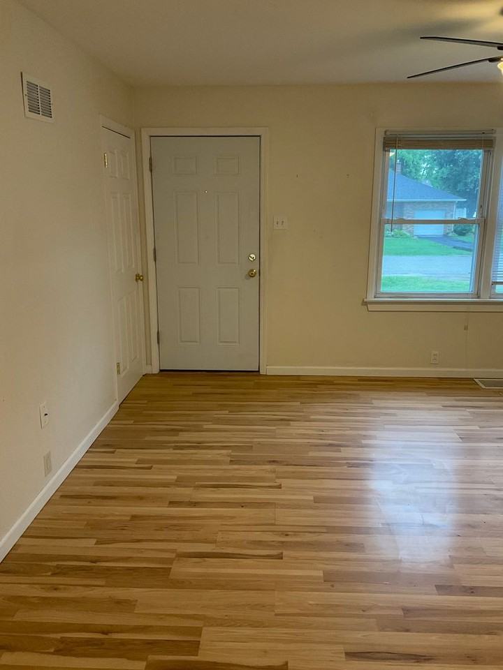 506 E Jefferson St - Photo 2 of 14