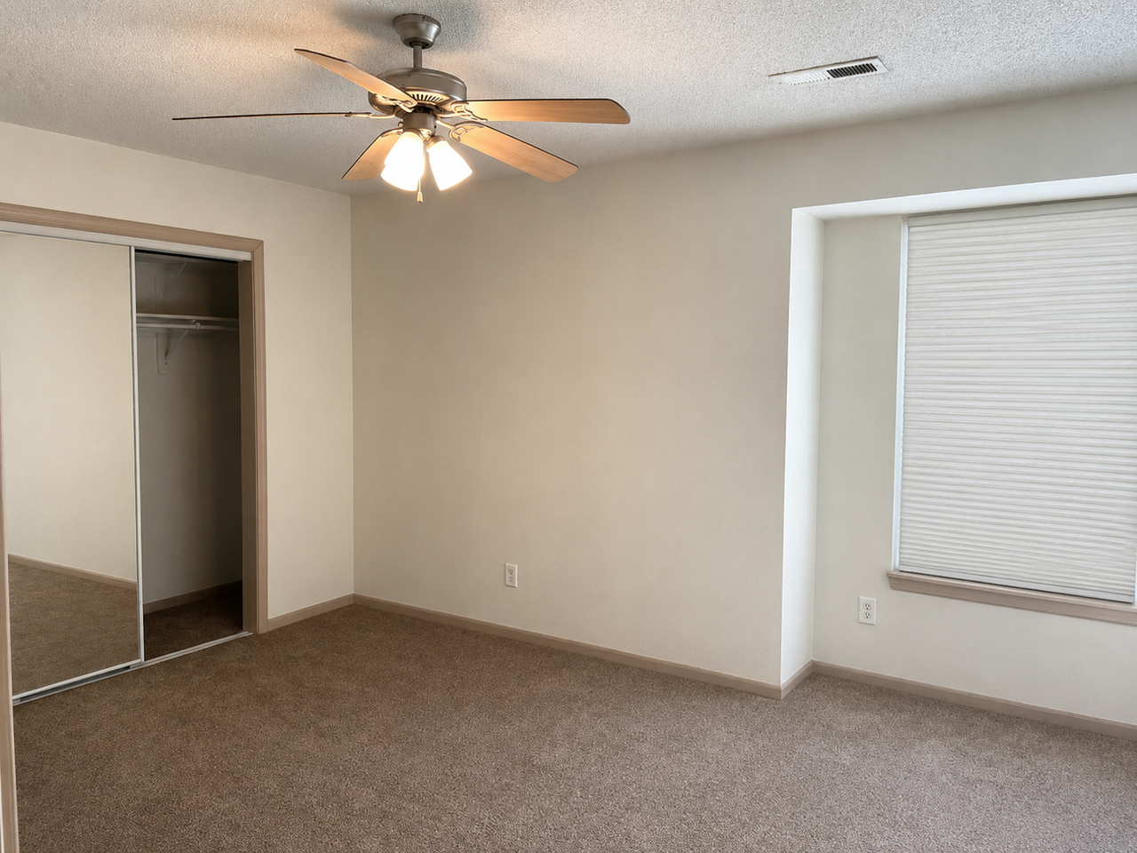 10560 E 46th Ter - Photo 5 of 7
