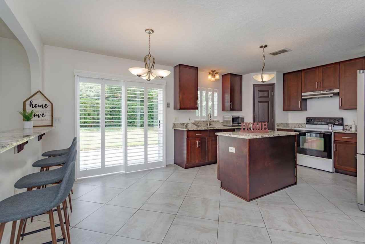 169 Sawyerwood Pl - Photo 2 of 30