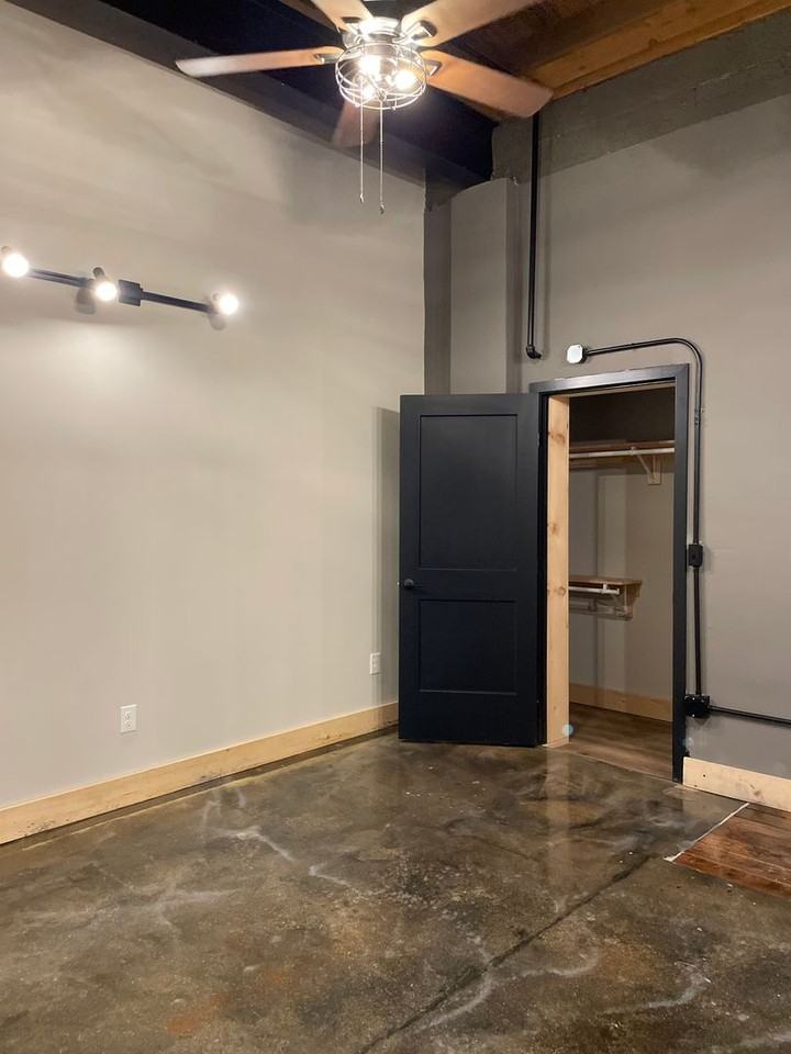 210 S Railroad St #110 - Photo 6 of 8